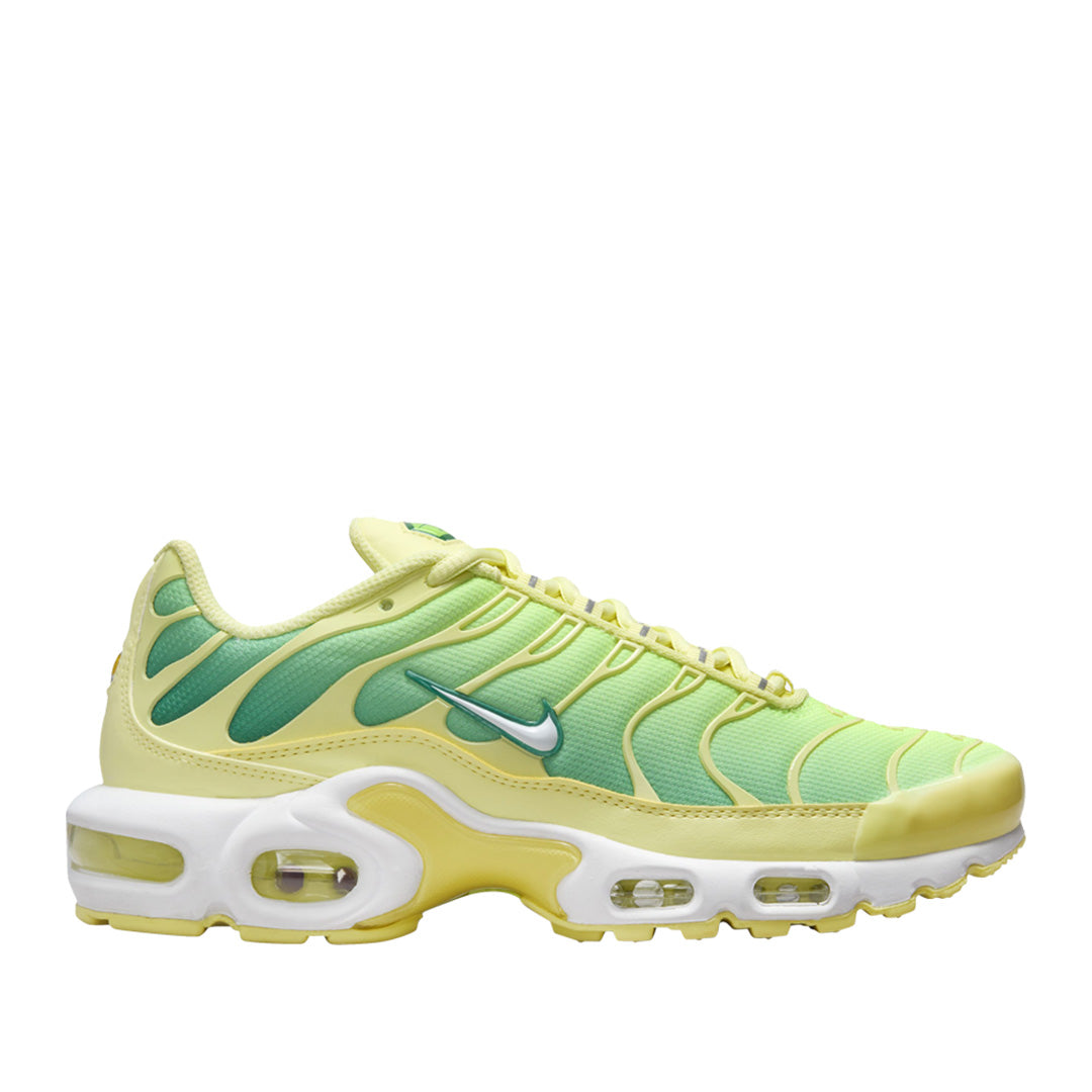 Lime green air max on sale plus